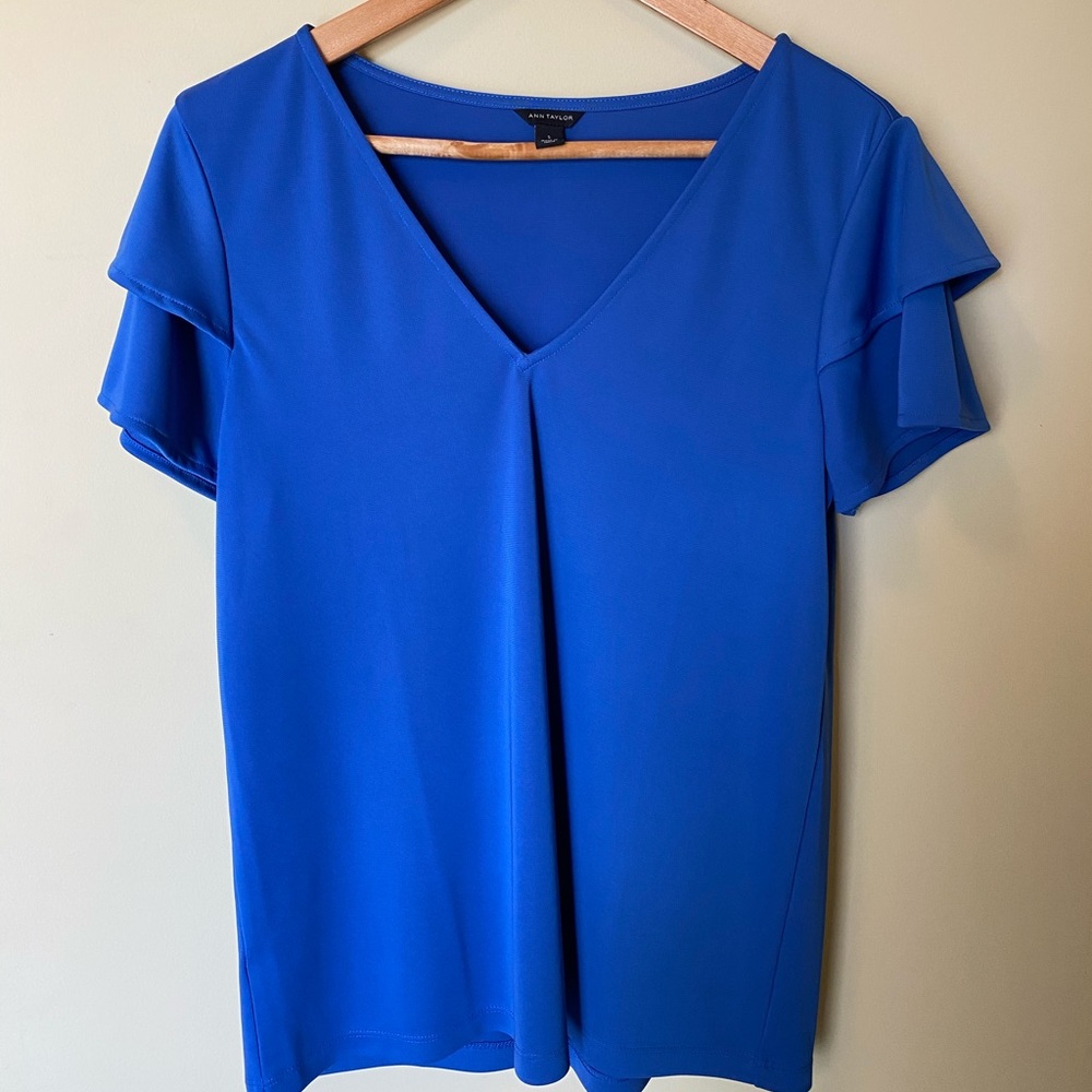 Ann Taylor Blue short sleeve blouse